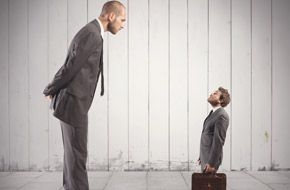 saygın görünmek - günay Aktürk